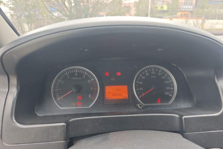 Used FORTHING Lingzhi 2015 V3 1.5L 5-Seater Special Offer Model
