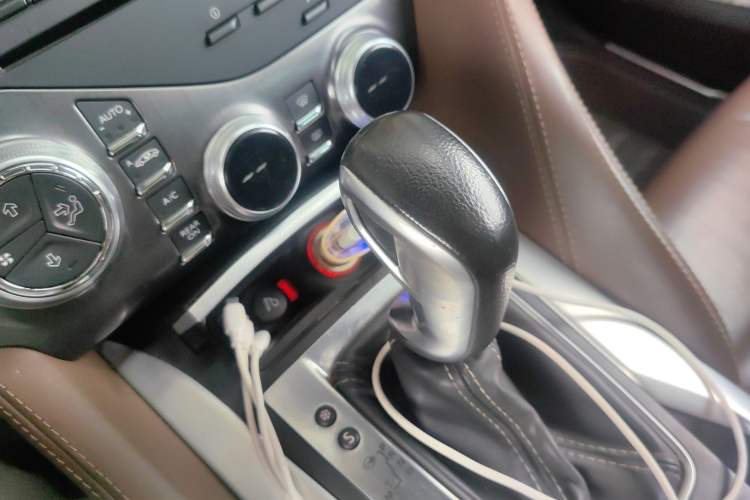 Used DS 5 2015 1.8T Prestige Edition THP200 Gear Lever