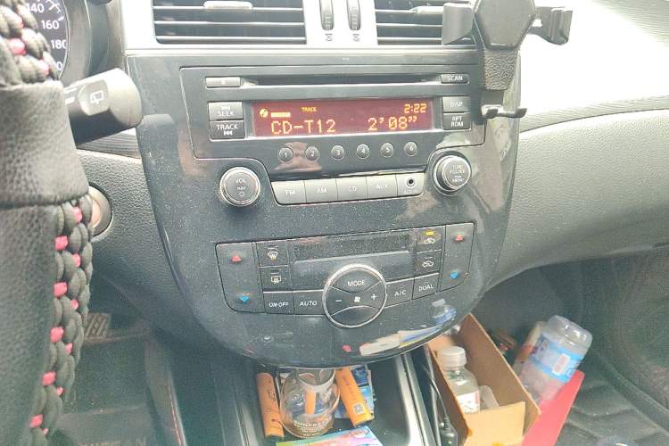 Used Nissan Tiida 2011 1.6L Manual Smart Version Audio And AC Panel