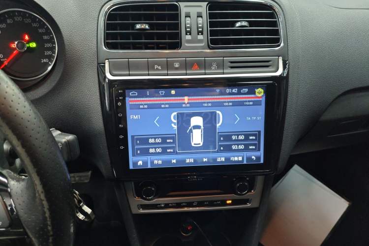 Used Volkswagen Polo 2016 1.6L Cross Polo Automatic Audio And AC Panel