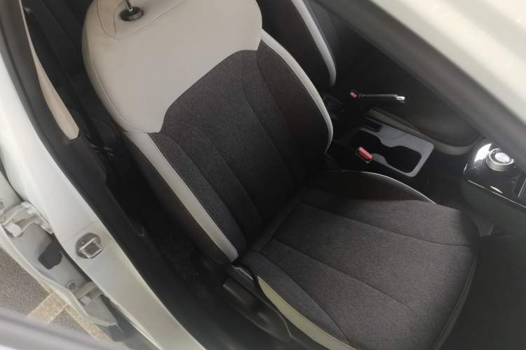 Used Geometry E Firefly 2024 301km Flowing Light