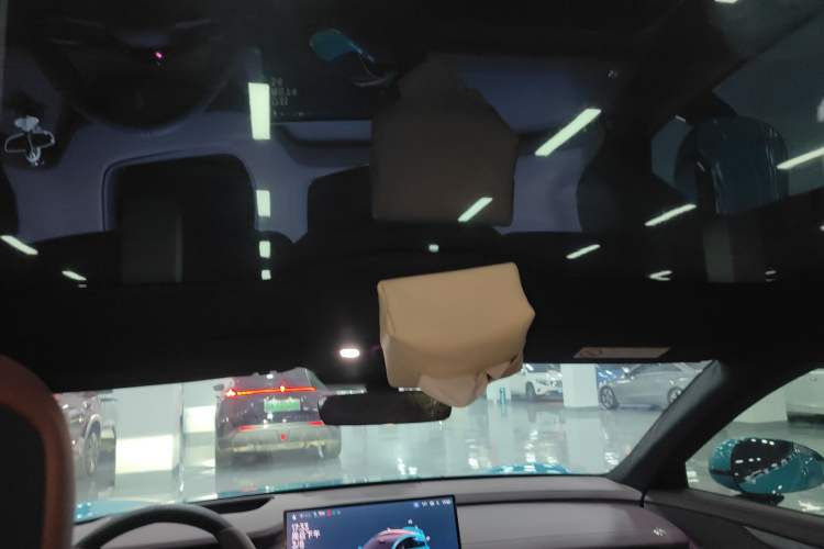 Used Xiaomi Auto SU7 2024 Four-Wheel Drive Ultra-Long Range Advanced Intelligent Driving Max Edition