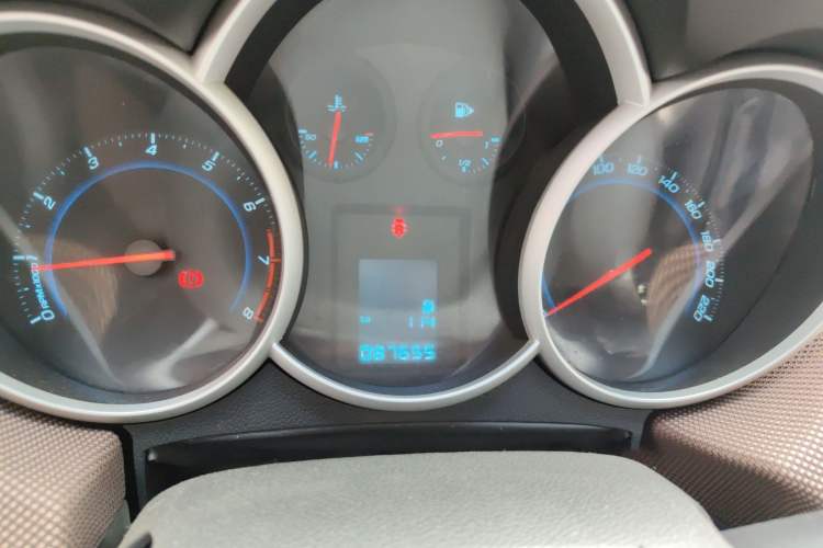 Used Chevrolet Cruze 2013 Hatchback 1.6L Manual Luxury Model
