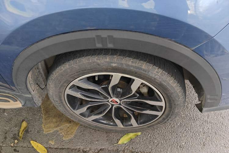 Used Roewe RX5 2016 30T Two-Wheel Drive Automatic Internet Smart Edition Right Front Wheel Hub