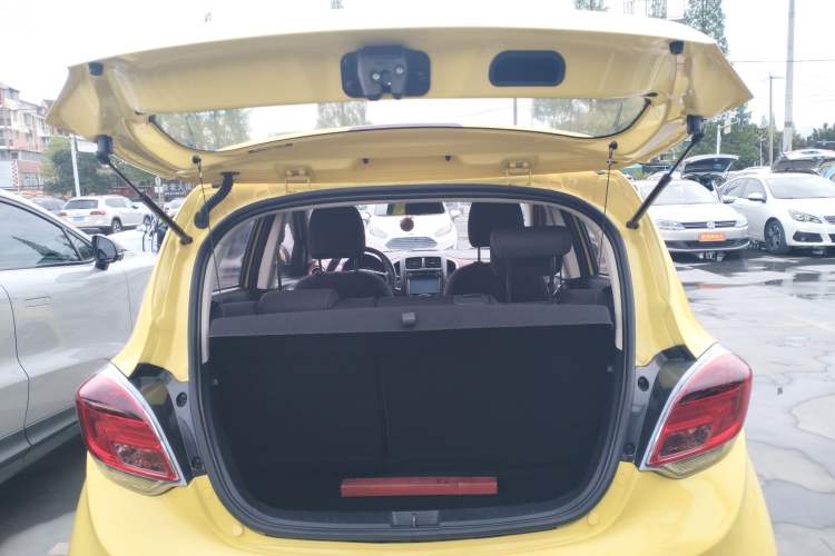 Used CHANGAN Benni 2014 1.4L Manual Luxury Model Trunk