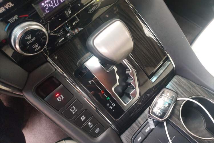 Used Lexus LM 2020 300h Four-Seat Grand Edition Gear Lever