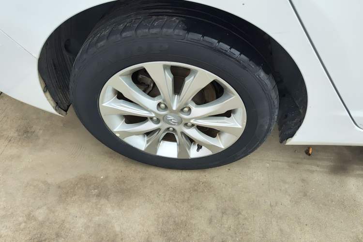 Used Hyundai Elantra (5th Generation / Langdong) 2016 1.6L Automatic Smart Version Exterior 5