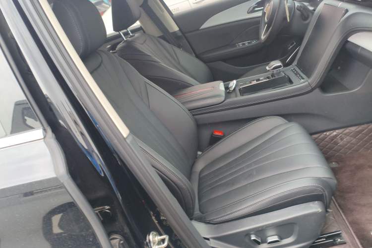 Used Hongqi H5 2025 1.5T DCT Qiyun 500 000th Unit Commemorative Edition
