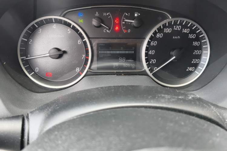 Used Nissan Sylphy 2019 1.6XV CVT Smart Connect Luxury Edition China VI Standard Odometer Close Up