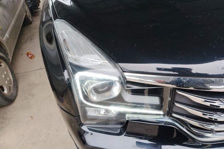 Used GAC Trumpchi GS7 2017 280T Two-Wheel Drive Luxury Model Right Front Headlight