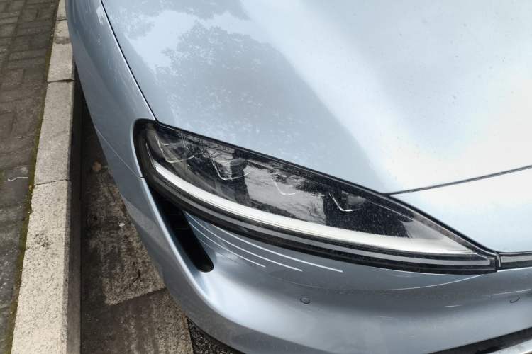 Used Hima Luxeed S7 2024 Max Rear-Drive Long-Range Intelligent Driving Version Right Front Headlight