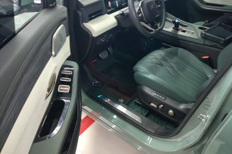 Used JETOUR Shanhai L9 2024 1.5TD 2DHT Max 7-Seater
