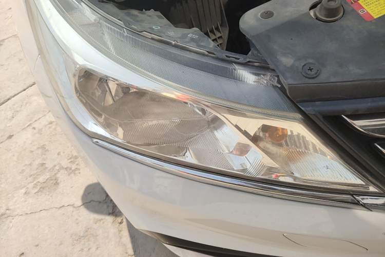 Used Baojun 310 2016 1.2L Manual Luxury Model Exterior 6