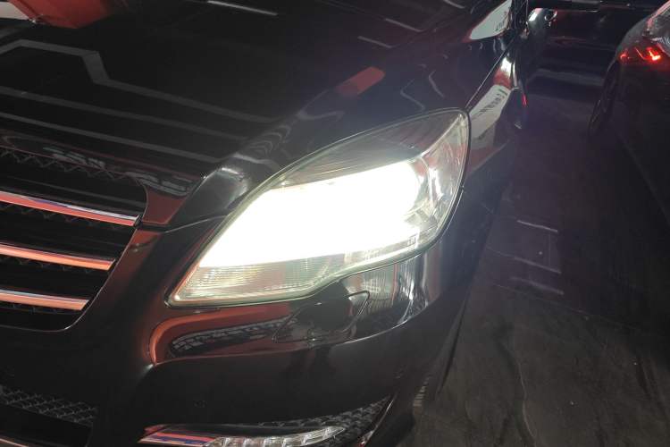 Used Mercedes-Benz R-Class 2014 R 320 4MATIC Business Model