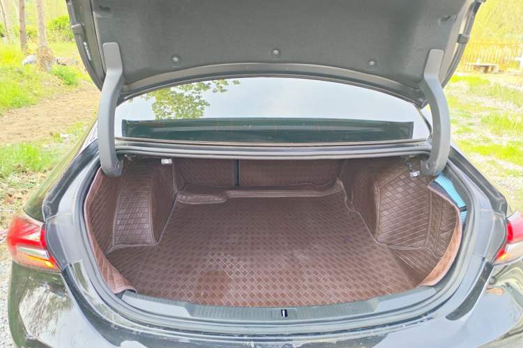Used Buick LaCrosse 2022 552T Luxury Version Trunk