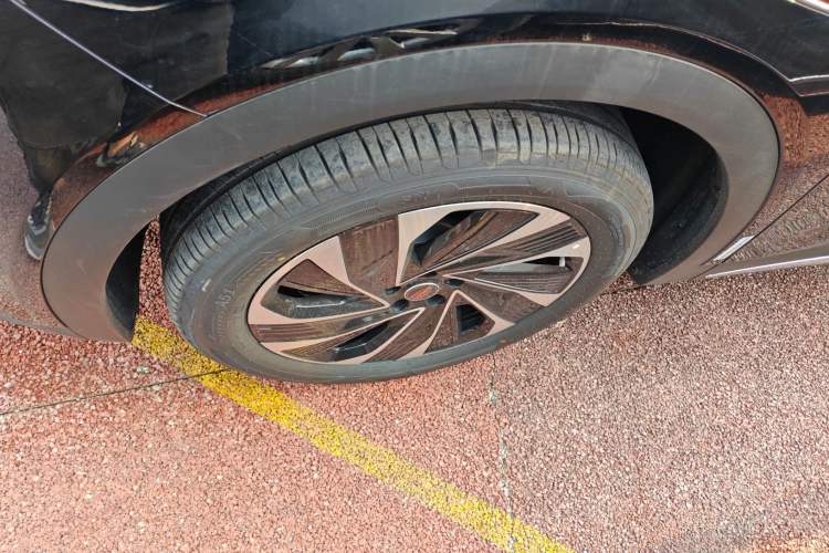 Used Hongqi HS7 PHEV 2025 Model 2.0T PHEV Two-Wheel Drive Qi Xiang Edition 6-Seater