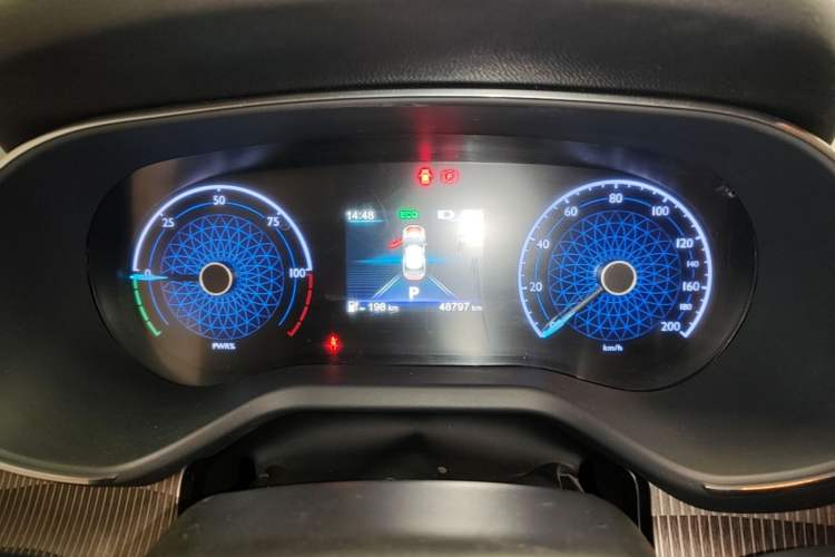 Used Hongqi E-QM5 2022 431 km Charge & Enjoy Edition
