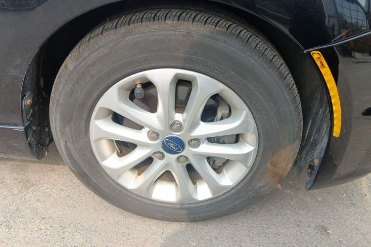 Used Ford Focus 2011 Hatchback 1.8L Automatic Fashion Edition
