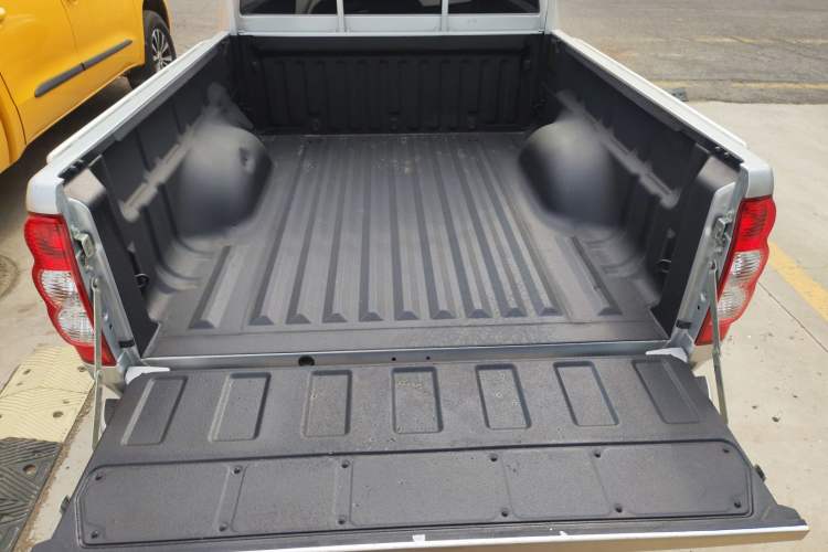 Used Great Wall Wingle 5 2023 "Dry Meal" Version 1.5T Gasoline Two-Wheel-Drive Advanced Large Double Trunk