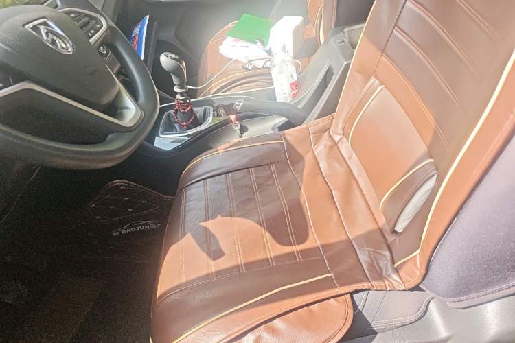 Used Baojun 730 2019 1.5L Manual Fashion Model 7-seater China VI Left Front Seat