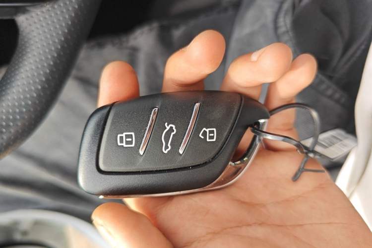 Used Roewe i5 2026 Model 1.5L Manual STD
