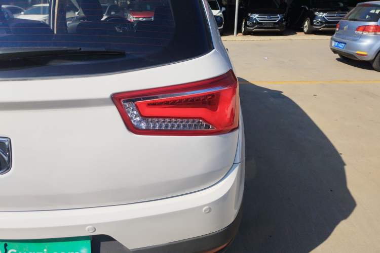 Used Baojun 560 2016 1.5T Manual Luxury Model Exterior 3