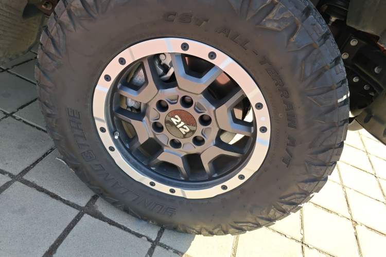 Used 212 T01 2025 2.0T Changfeng Right Front Wheel Hub