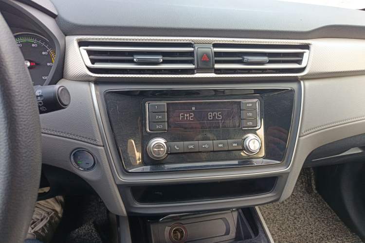 Used Roewe Ei5  Audio And AC Panel