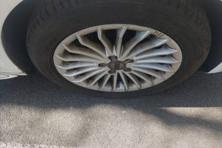 Used Audi A4L 2016 35 TFSI Collector's Edition Automatic Standard Model Right Front Wheel Hub