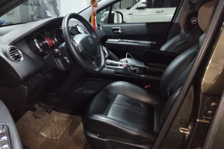 Used Peugeot 3008 2013 1.6THP Automatic Prestige Edition Left Front Seat