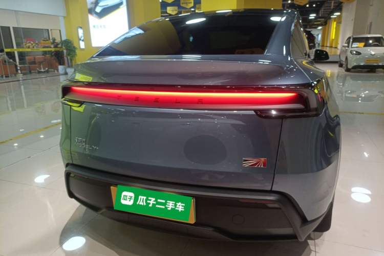 Used Tesla Model Y 2025 Long-Range All-Wheel Drive First Edition
