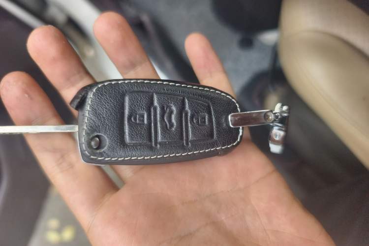 Used Wuling Hongguang 2018 1.5L S Comfort Model L2B Vehicle Key