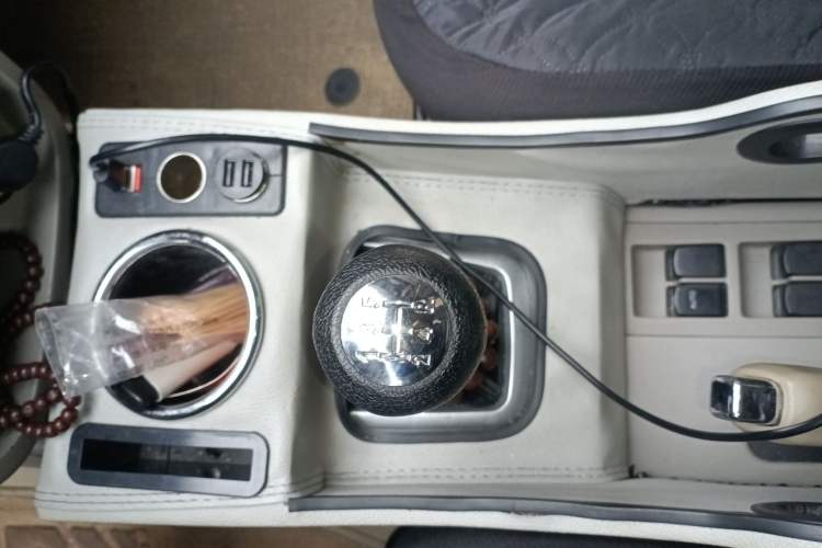 Used CHANGAN Alsvin V3 2015 1.4L Manual Meiruan Model China V Standard
