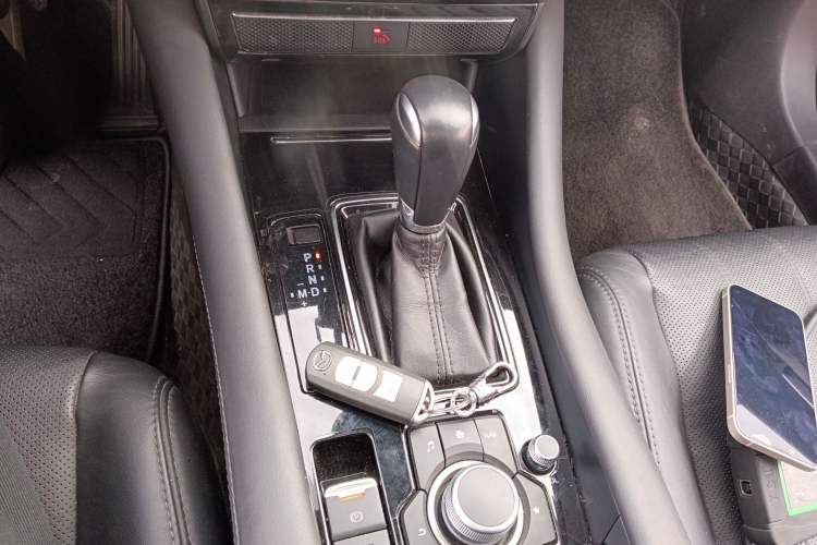 Used Mazda Atenza 2021 2.0L Blue Sky Luxury Edition
