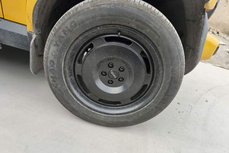 Used iCAR V23 2025 401 Two-Wheel Drive Advanced Edition Right Front Wheel Hub