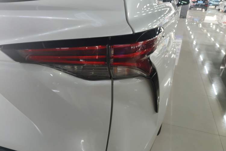 Used Toyota Granvia 2022 2.5L Hybrid Flagship Edition