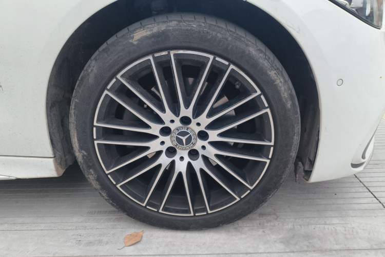 Used Mercedes-Benz C-Class 2023 Revised C 200 L Sport Edition Right Front Wheel Hub