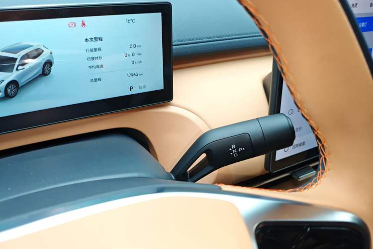 Used Geely Galaxy Galaxy Xingjian 7 EM-i 2025 120km Exploration+ Version
