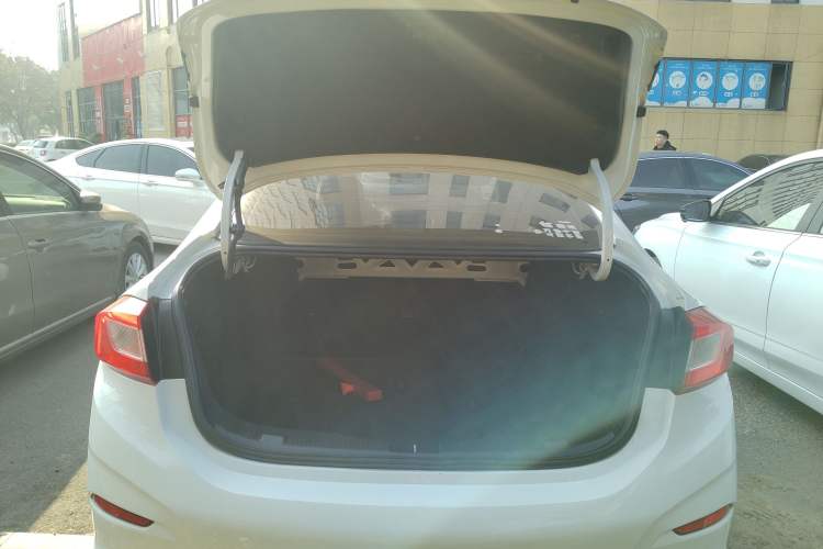 Used Chevrolet Cruze 2018 Redline 320 Automatic Pioneer Edition
