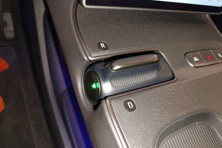 Used Nio ET5T 2024 75kWh Touring Gear Lever