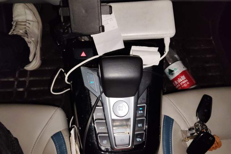 Used BYD Yuan Pro 2023 320KM Luxury Version Gear Lever