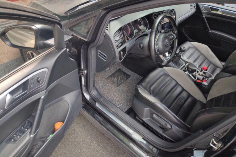 Used Volkswagen Golf 2016 1.4TSI Manual R-Line Driver Seat