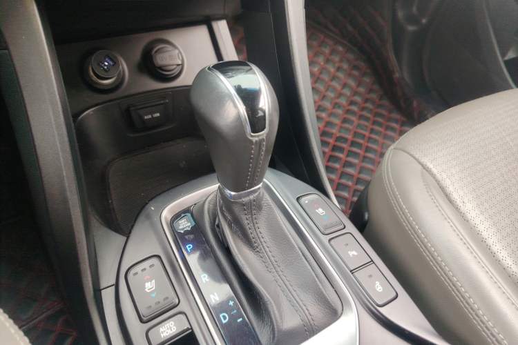 Used Hyundai Santa Fe Classic 2013 Revised Version 3.0L Four-Wheel Drive Flagship Edition Euro IV Gear Lever