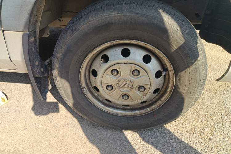 Used Foton Toano 2022 2.0T Manual Tongtu Multi-Function Extended-Chassis Mid-Roof Single-Tire Rear 5/6/7/9-Seater 4F20TC3 Right Front Wheel Hub