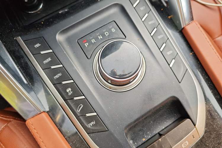 Used Zotye T700 2017 1.8T Dual-Clutch Luxury Model
