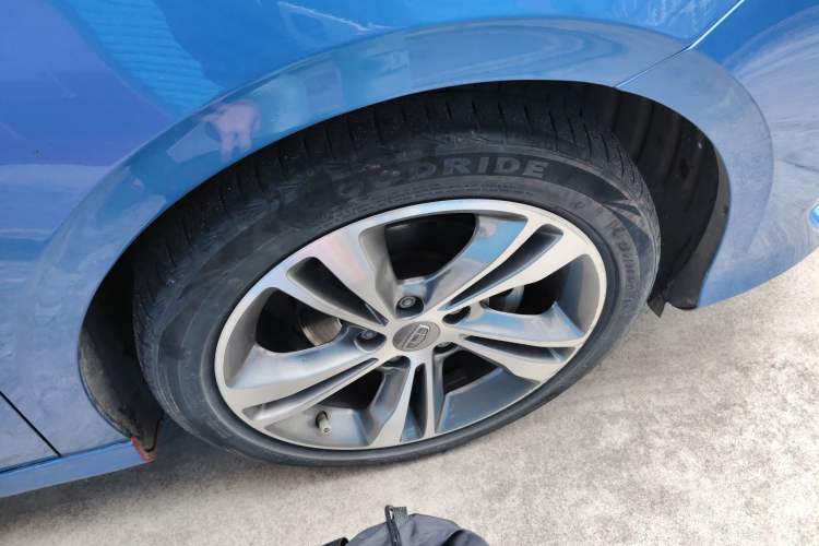 Used Geely Auto Binray 2018 14T CVT Binyi Edition Right Front Wheel Hub