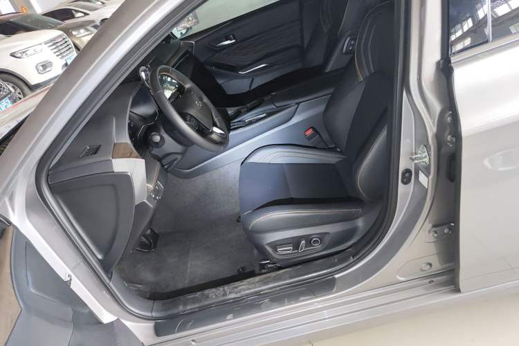 Used Toyota Avalon 2024 Dual-Motor 2.0L Luxury Edition Left Front Seat