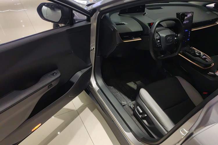 Used Toyota bZ3 2023 517 km Elite PRO Driver Seat