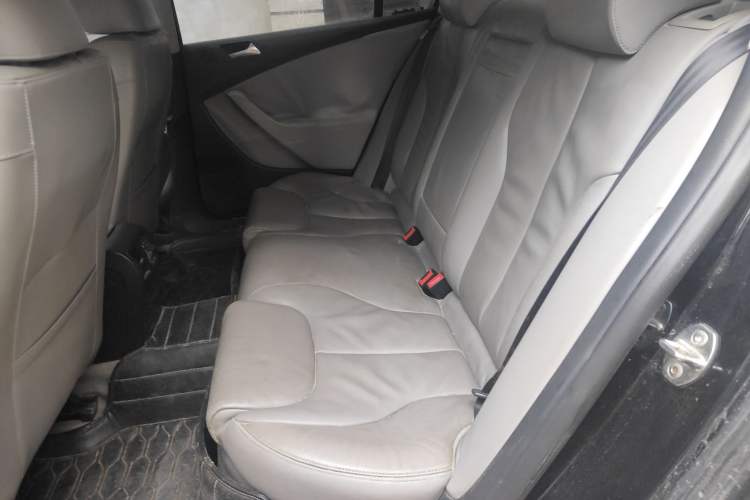 Used Volkswagen Magotan 2011 1.8TSI DSG Comfort Model Left Rear Seat