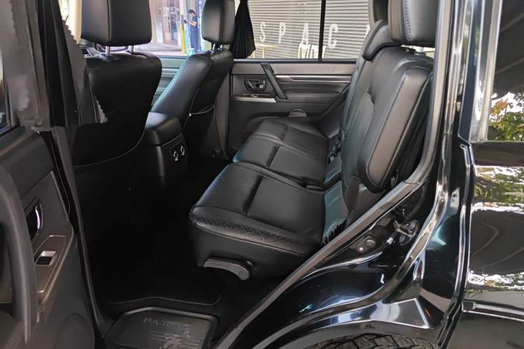 Used Mitsubishi Pajero 2014 3.0L Elite Upgrade Edition